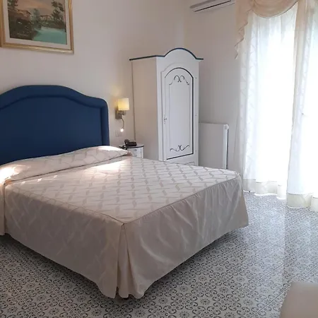 La Perla Hotel 3*