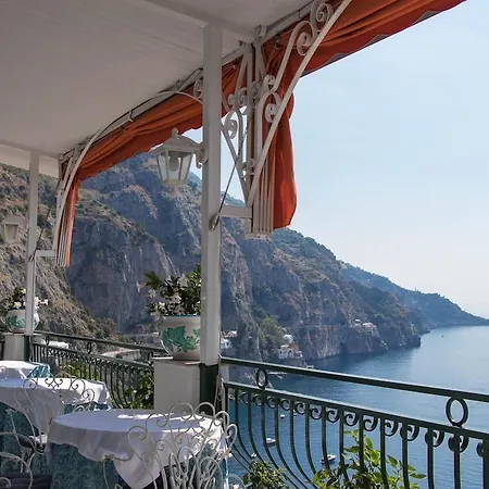 La Perla Hotel 3*