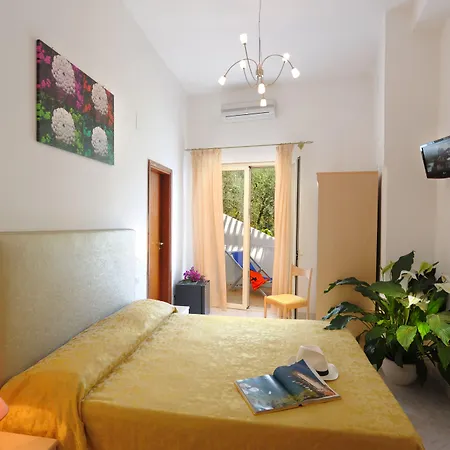 La Perla Hotel