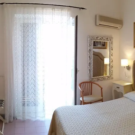 La Perla Hotel 3*