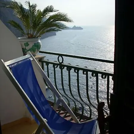 Отель La Perla Праяно