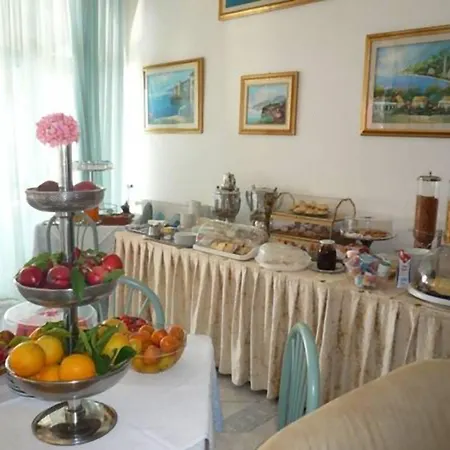 La Perla Hotel