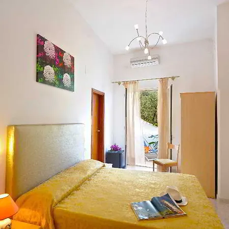 La Perla Hotel