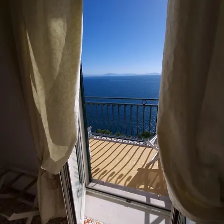 Szálloda La Perla Praiano
