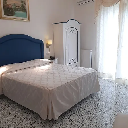 La Perla 3*