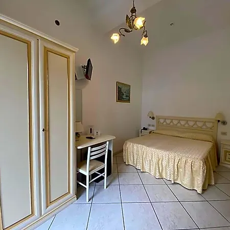 La Perla Hotel
