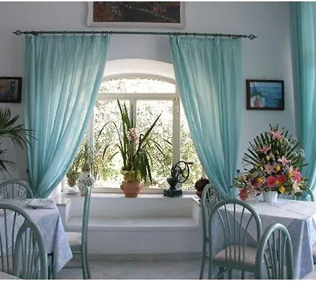 La Perla Hotel