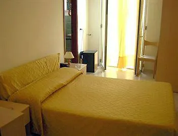 La Perla Hotel