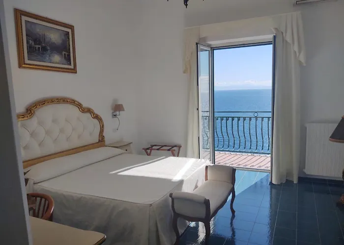 La Perla 3*